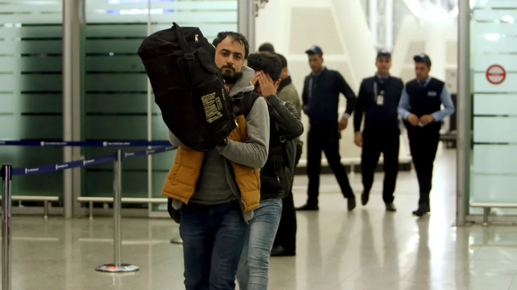 Iráčtí uprchlíci po návratu z Německa v iráckém Irbílu