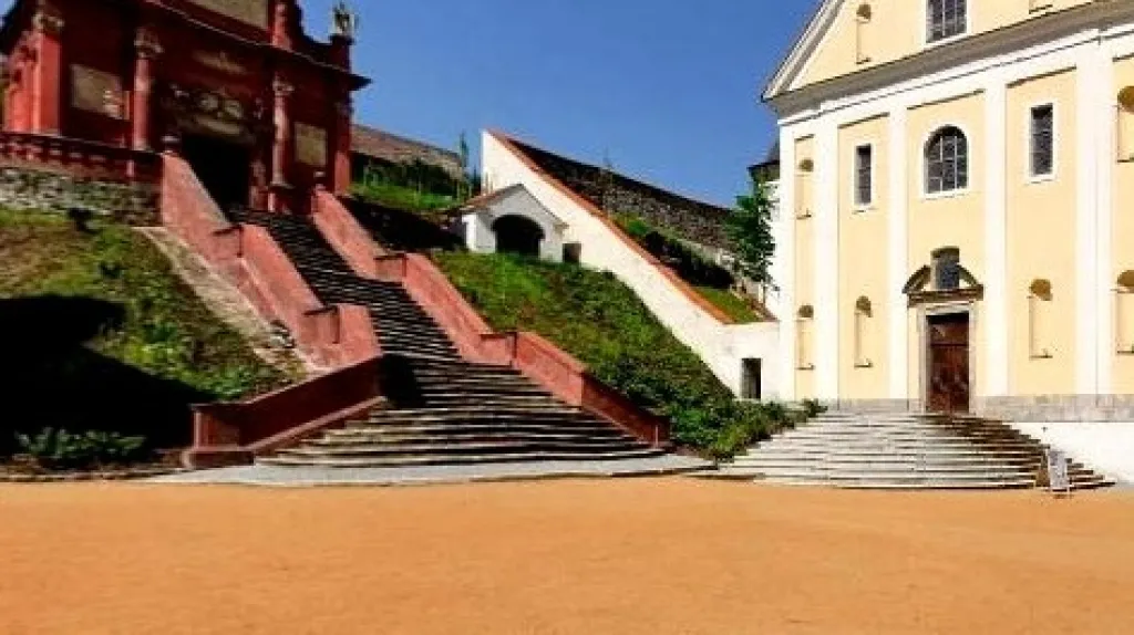 Piaristický klášter v Ostrově