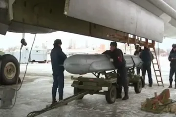 Rusko brání Turecku v náletech na Islámský stát, naznačil turecký premiér