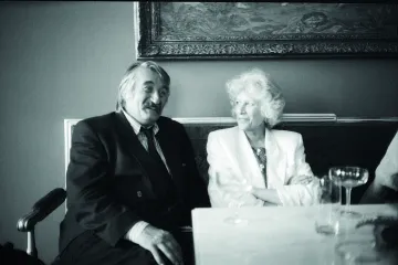 Byli jsme při tom, hlásí kameramani ČT. Knižně vydali nepublikované fotografie z roku 1989