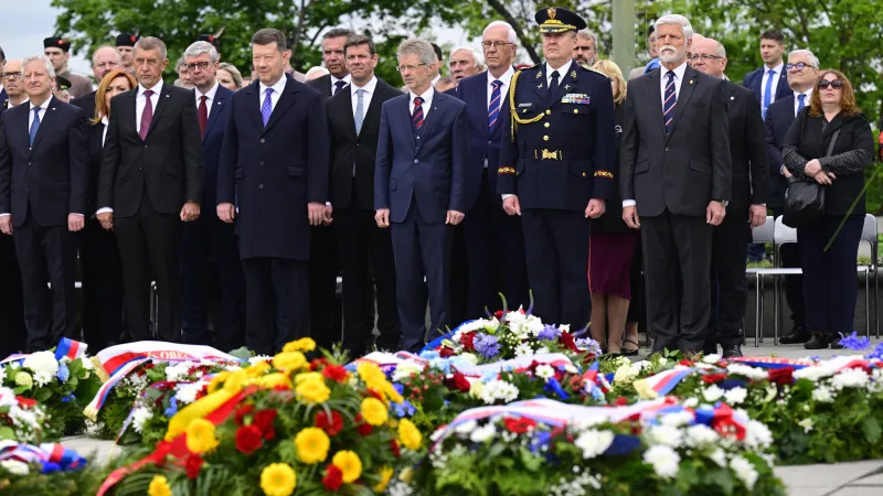 Pietní akt a slavnostní nástup k 81. výročí konce druhé světové války v Evropě před Národním památníkem na Vítkově