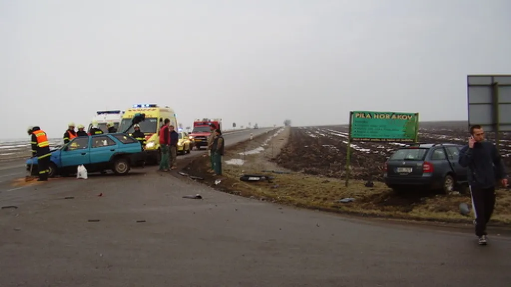 Havárie dvou osobních aut u Šlapanic