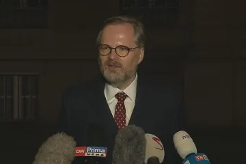 NATO posílí své východní křídlo, v případě potřeby rozmístí další jednotky, vyplynulo z mimořádného summitu