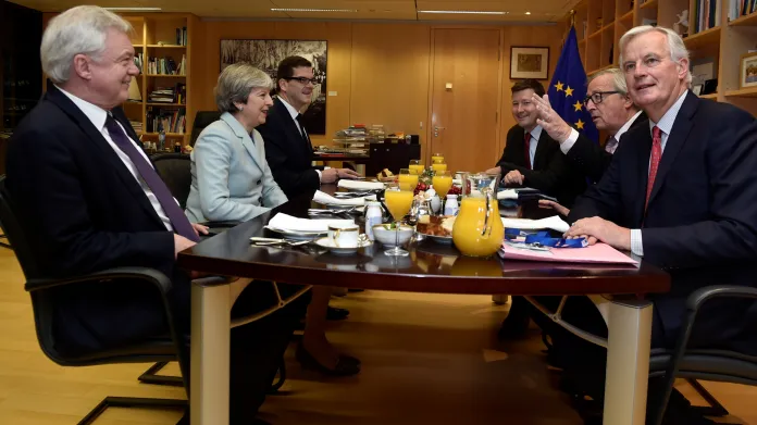 Společné jednání mezi zástupci EU a Velké Británie
