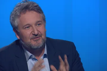 Na srovnání omikronu s chřipkou zapomeňte, varuje epidemiolog Smejkal