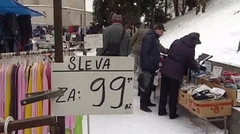 Nedělní vetešnické burzy na stadionu sportovního oddílu AC Start Karlovy Vary jsou již zase legální.
