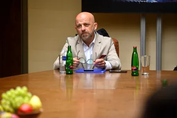 Potřebujeme inspirativní příběhy, říkají Čermák a Pánek o Neporazitelných