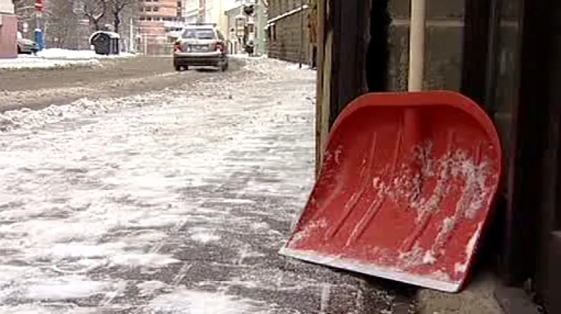 Lopata na odklízení sněhu