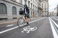 Francie, Belgie a Itálie podporují cyklistiku, chtějí odlehčit dopravě. Lukašenko hazarduje s přehlídkou