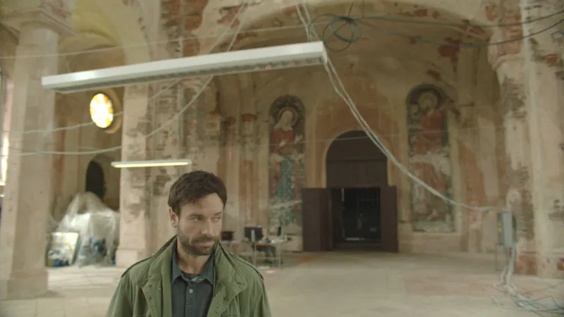 Václav Neužil při natáčení minisérie Zrádci