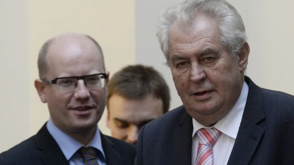 Premiér Bohuslav Sobotka (ČSSD) a prezident Miloš Zeman
