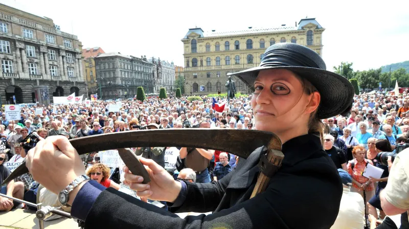 Důchodci proti vládě