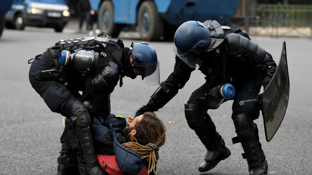 Protesty v Paříži