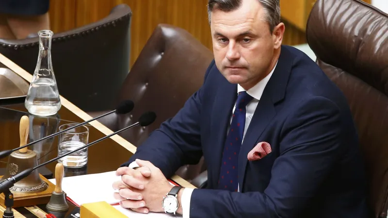 Politoložka Durnová: V Rakousku soutěží dva konce současné diskuse