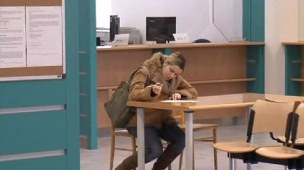 Žena na úřadu práce