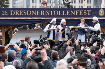 Jeden a půl tuny mouky, tři čtvrtě milionu rozinek. Drážďanští pekaři se ani letos nenechali zahanbit