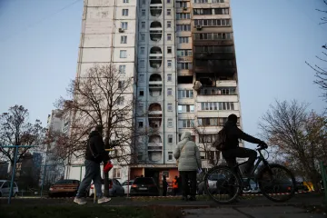 Při ruském vzdušném útoku na Kyjev zahynul jeden člověk, píše AFP