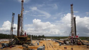 Těžba ropy ve Venezuele (snímek z roku 2011)