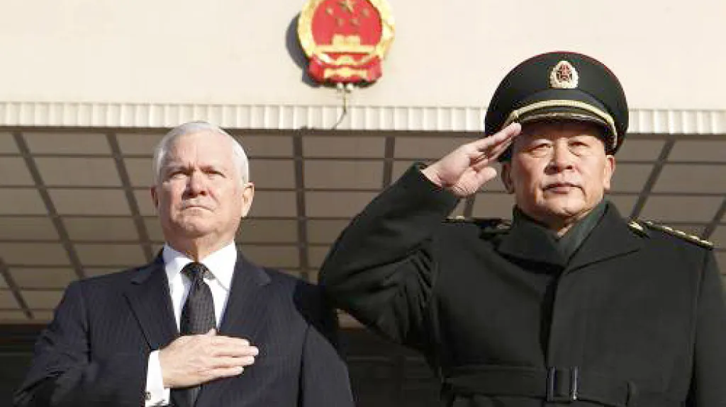 Robert Gates a Liang Kuang-lie