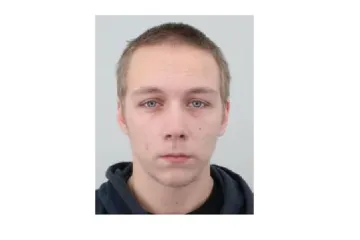 Muž podle starosty zaútočil sekerou na pošťáka. Policie na Karlovarsku po pachateli pátrá