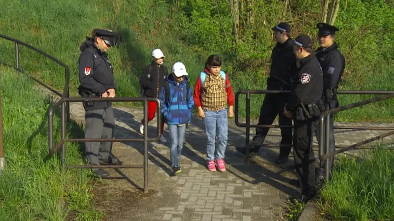 U přejezdu teď hlídkují policisté i strážníci