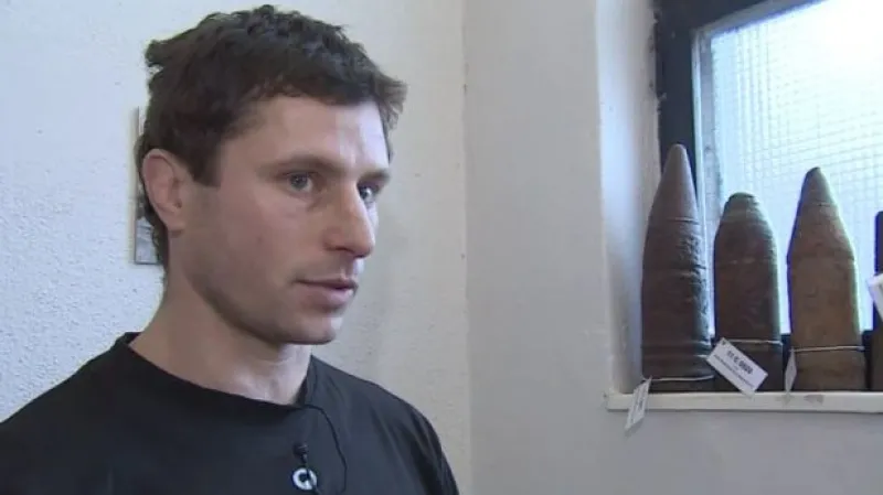 O nebezpečné munici hovoří pyrotechnik Radek Žemlička