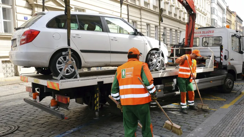 Odtah auta vyjde na několik stovek až tisíc korun