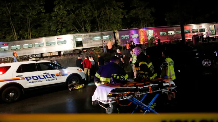 Vlaková nehoda na Long Islandu ve státě New York