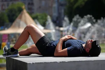Začátek prázdnin bude v Česku horký, pak přijdou silné bouřky, varují meteorologové