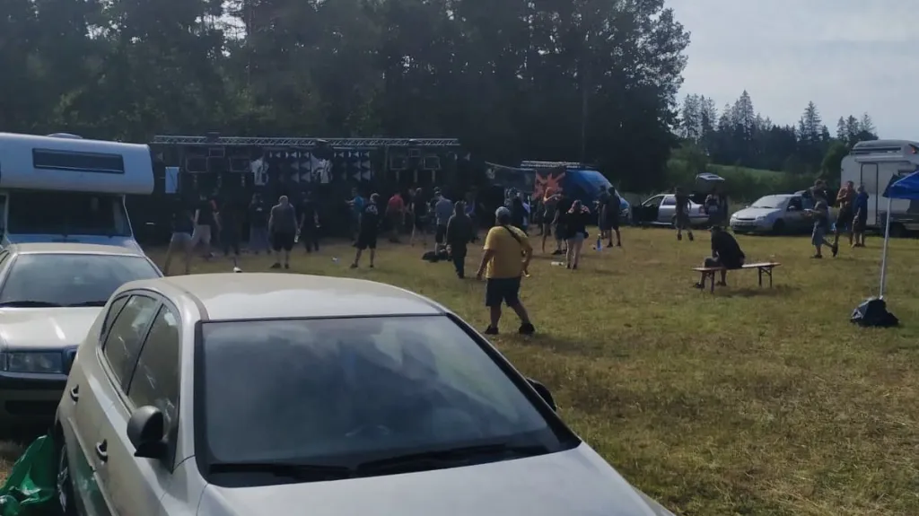 Technoparty v Hlaváčkově Lhotě na Benešovsku