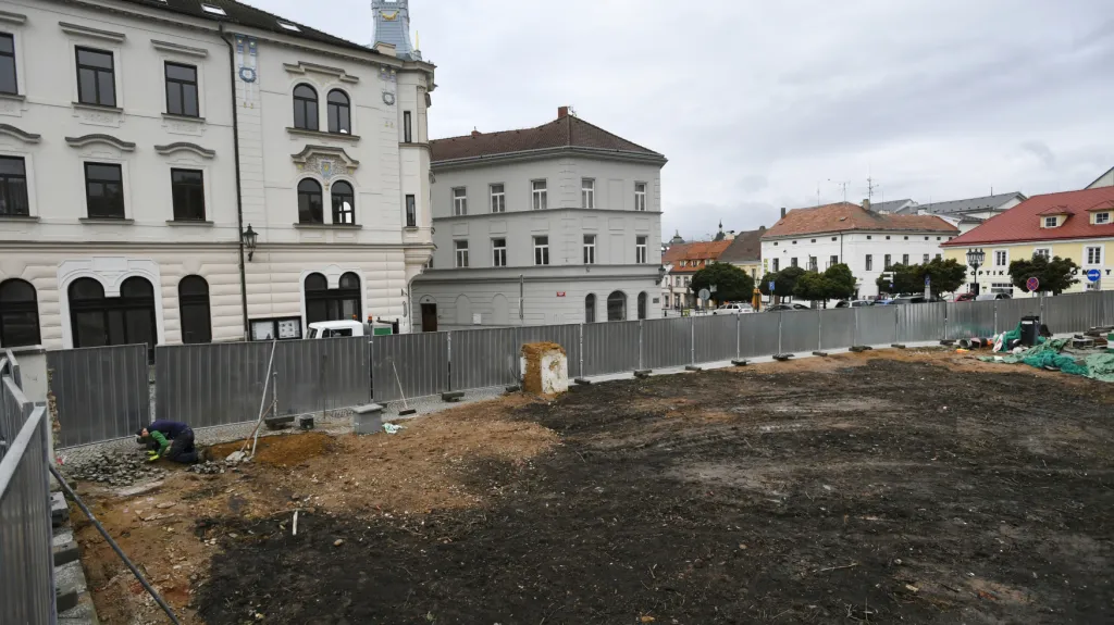Prostor po zbouraných domech v Příbrami