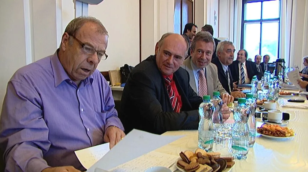 Jednání tripartity