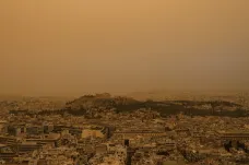 Athény se opět ocitly v oranžovém mračnu kvůli saharskému písku