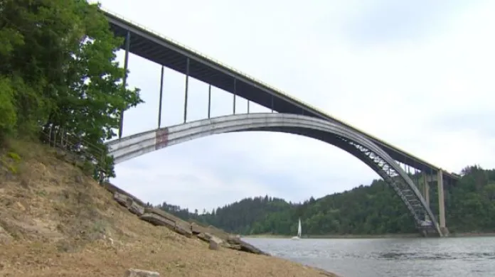 Žďákovský most uzavřela do prosince rekonstrukce