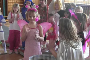 ZŠ Borohrádek ovládl karneval