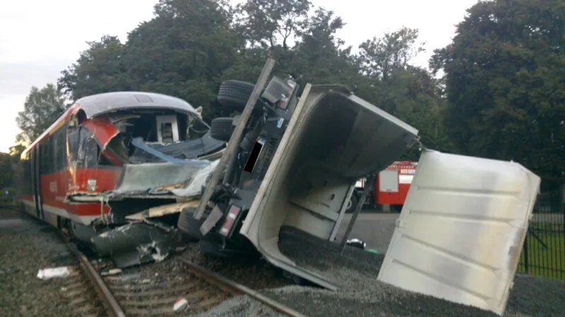 Srážka vlaku s kamionem ve Šluknově - 7. 9. 2015