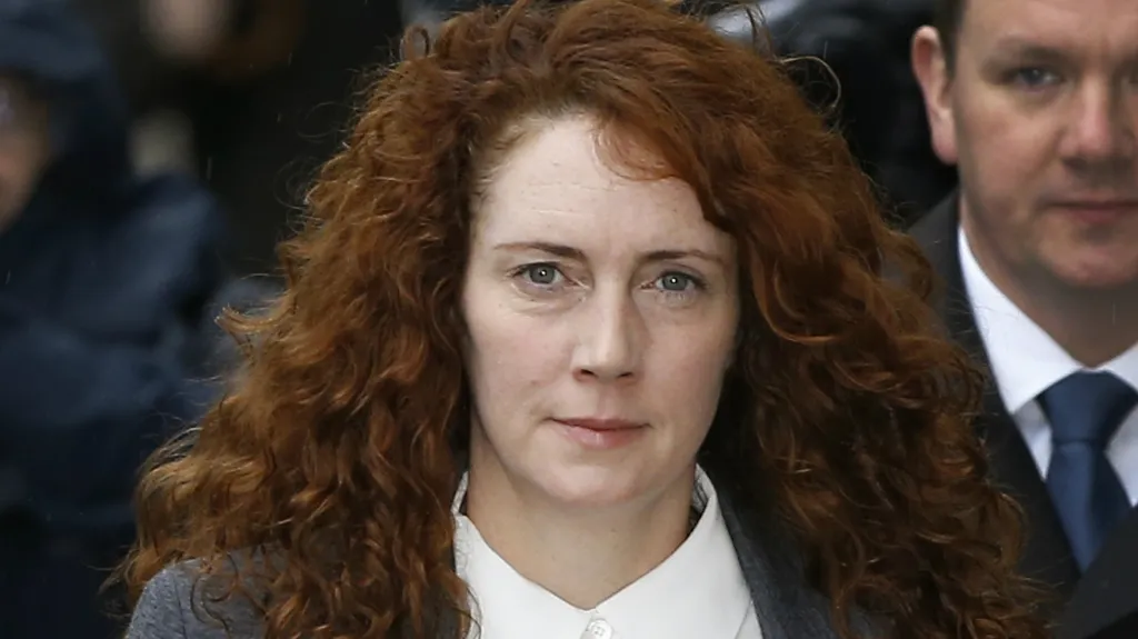 Rebekah Brooksová míří k soudu