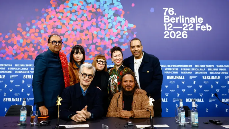 Hlavní porota Berlinale 2026: Wim Wenders sedí jako první zleva