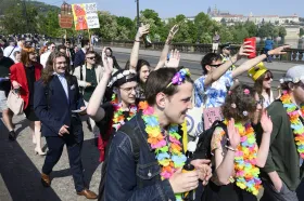 Na Prvního máje se v Praze sešli politici, anarchisté i studenti