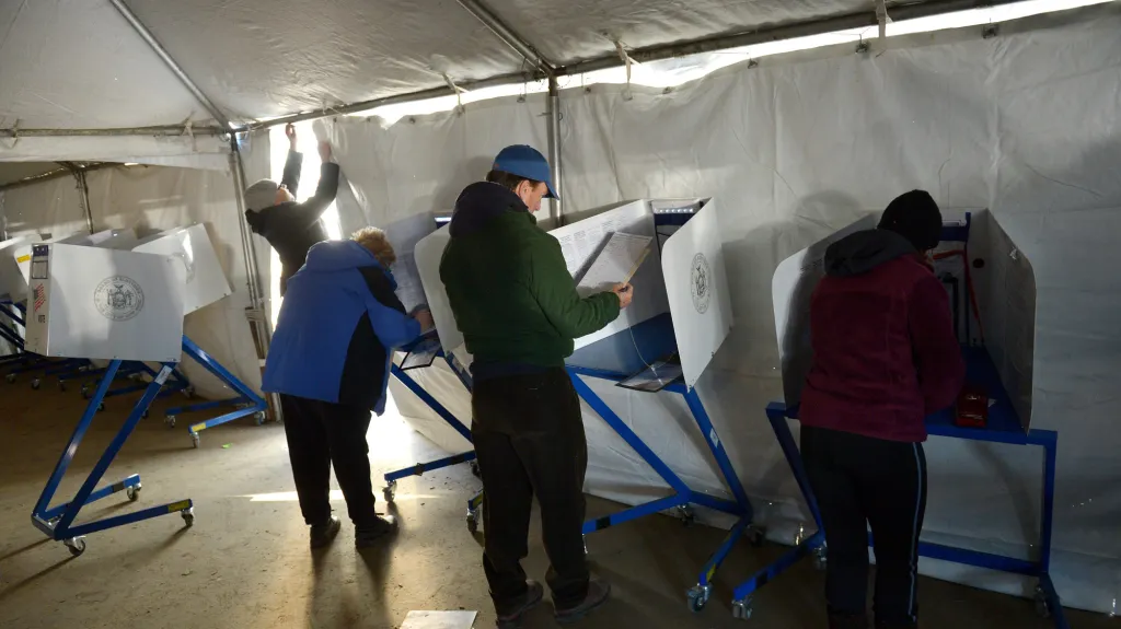 V New Yorku se po hurikánu Sandy volí i ve stanech