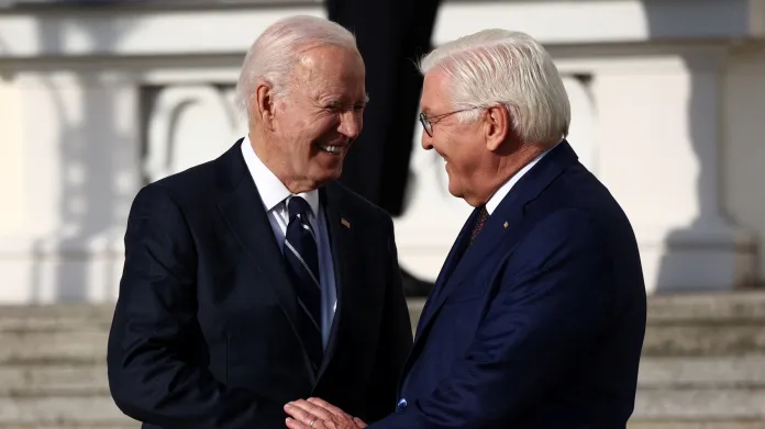 Joe Biden a Frank-Walter Steinmeier v Berlíně