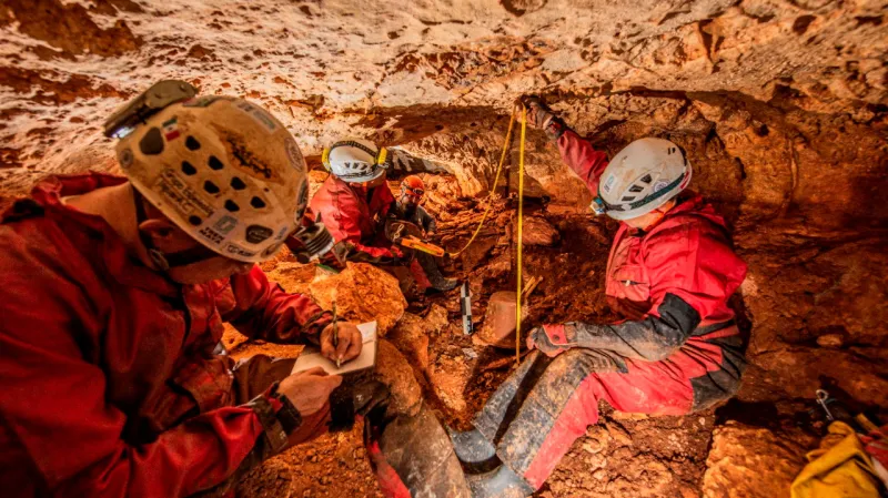 Hledání starověké kánoe v Mexiku