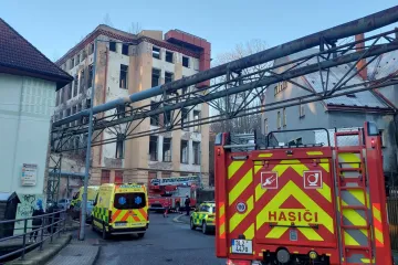 V Liberci při požáru vybydleného domu zemřeli dva lidé