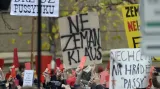 Peitní akt na Albertově se změnil v protest proti Zemanovi