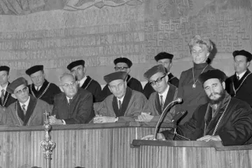 Castro dorazil do Prahy třikrát. Dostal zde kulovnici i čestný titul