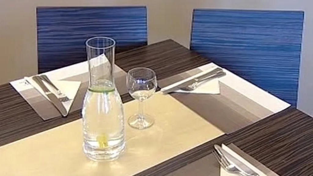 Voda v restauraci