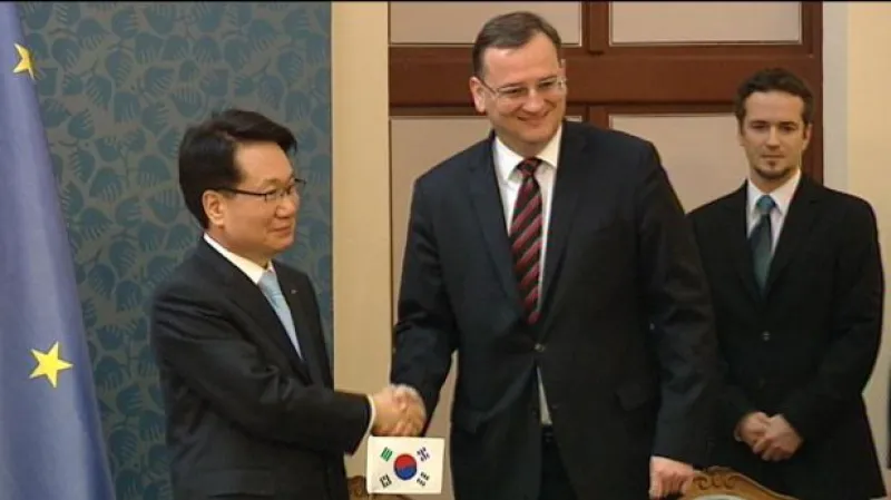 Podpis smlouvy o prodeji podílu v ČSA firmě Korean Air