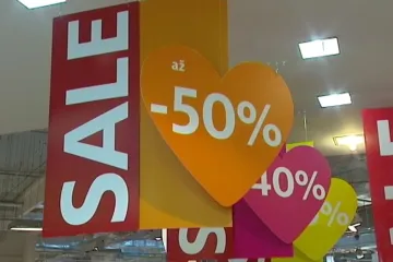 Většina obchodníků zahájila povánoční výprodeje