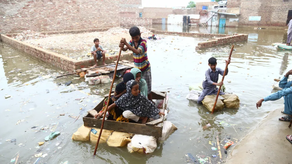 Záplavy ve městě Hajdarábád v provincii Sindh