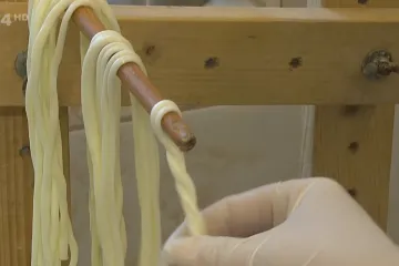 Armáda spásy otevřela sýrárnu. Práci tam našli lidé z okraje společnosti